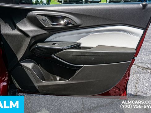Used 2025 Chevrolet Trax LT w/ LT Convenience Package FWD image 47