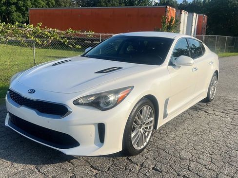 Used 2018 Kia Stinger RWD image 1