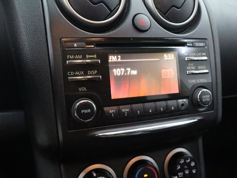 Used 2013 Nissan Rogue SV image 22