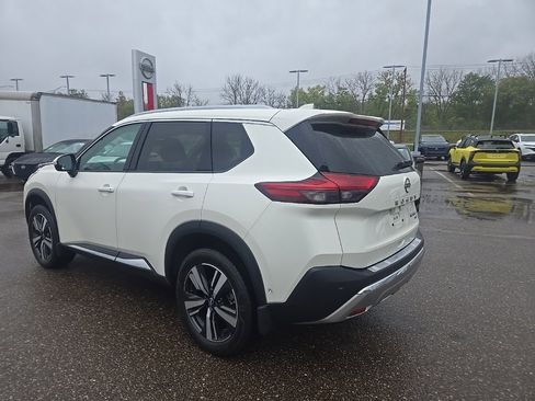 Used 2023 Nissan Rogue Platinum w/ Platinum Premium Package image 5