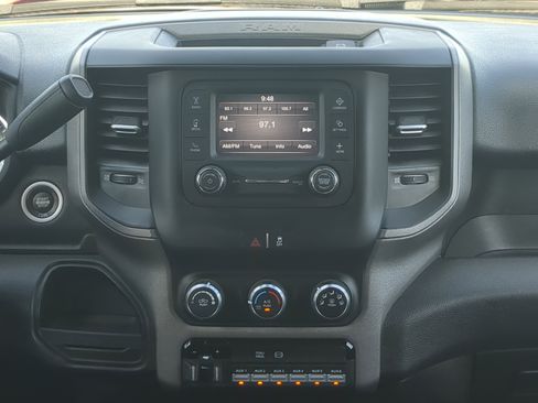 Used 2022 RAM 5500 Tradesman w/ Chrome Appearance Group RWD image 16