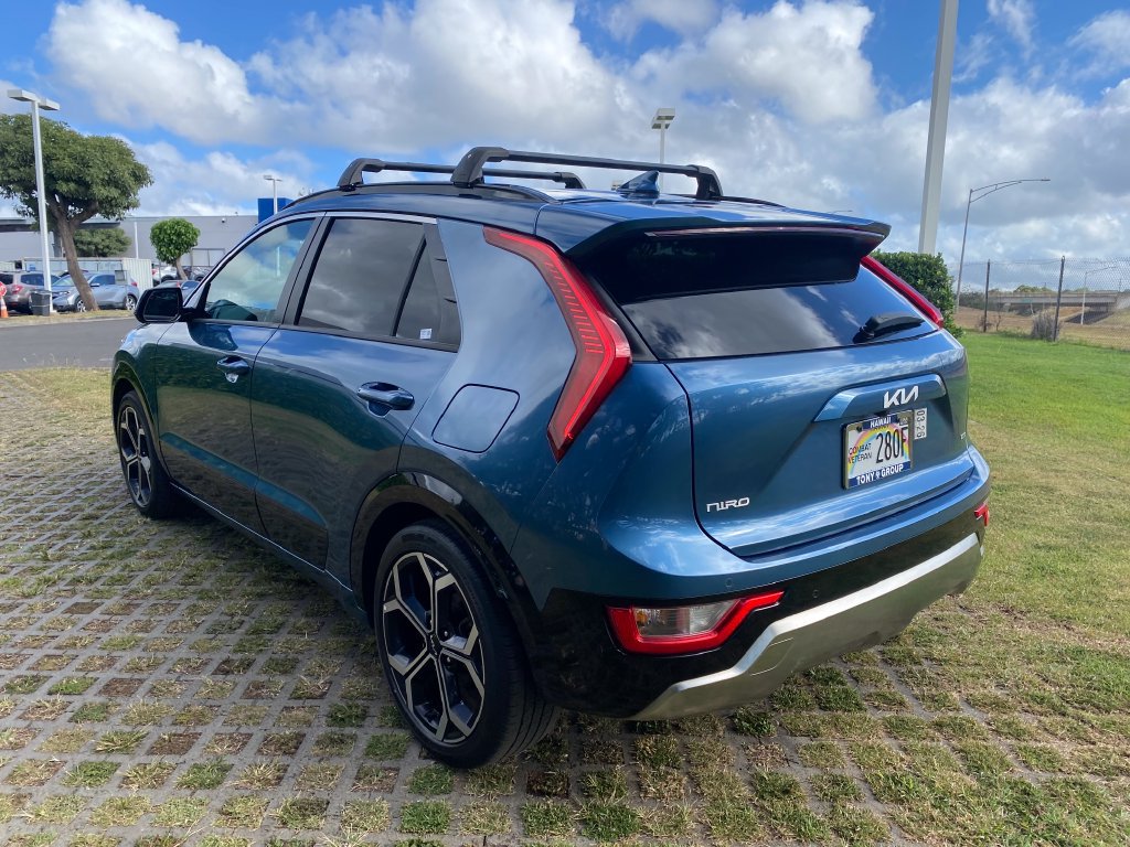 Used 2023 Kia Niro EX Touring FWD image 5