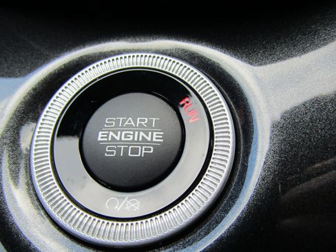 Used 2023 Jeep Grand Cherokee L Laredo image 33