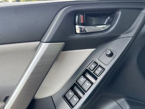 Used 2016 Subaru Forester 2.5i Limited image 10