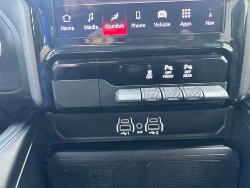 Used 2025 RAM 1500 Big Horn AWD/4WD image 31