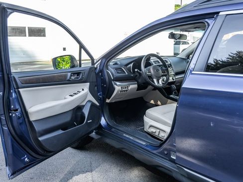 Used 2015 Subaru Outback 2.5i Limited AWD/4WD image 24