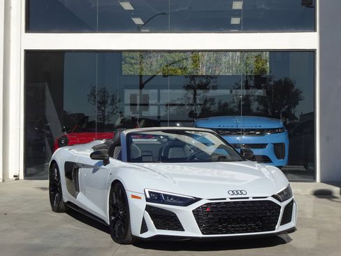 Used 2020 Audi R8 V10 w/ Carbon Exterior Package image 10