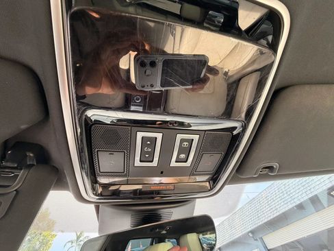 Used 2019 Land Rover Range Rover HSE AWD/4WD image 24