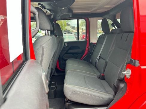 Used 2025 Jeep Wrangler Unlimited Sahara w/ Safety Group image 21