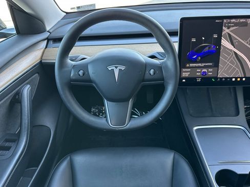 Used 2021 Tesla Model 3 Standard Range Plus image 13