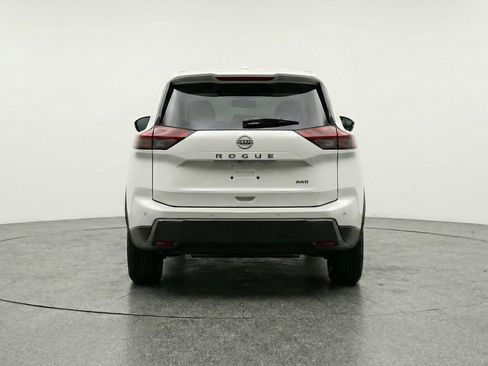Used 2025 Nissan Rogue SV image 7