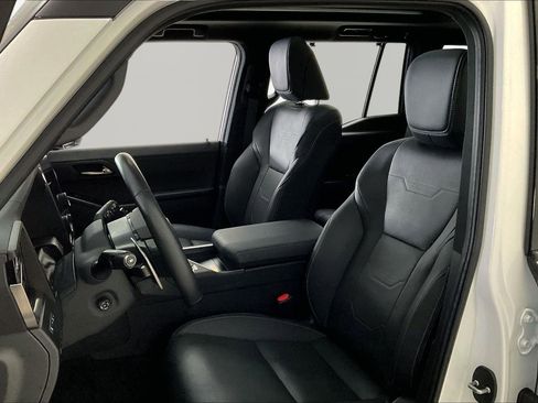 Used 2024 Lexus GX 550 w/ Accessory Package (2T) AWD/4WD image 21