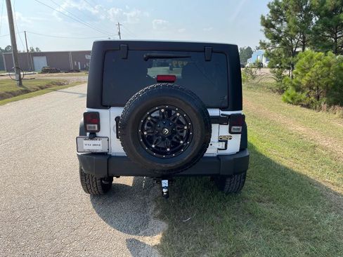 Used 2015 Jeep Wrangler Unlimited Sport w/ Quick Order Package 24S AWD/4WD image 4