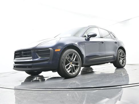 Certified 2023 Porsche Macan Turbo AWD/4WD image 42