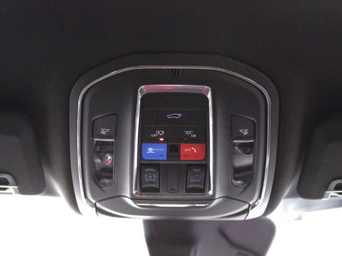 New 2025 Jeep Grand Cherokee Altitude image 23