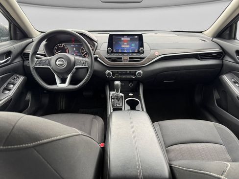 Used 2024 Nissan Altima 2.5 SV FWD image 23