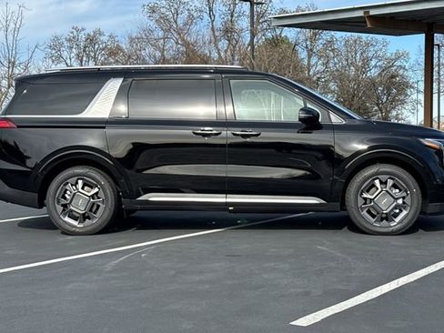 New 2026 Kia Carnival SX FWD image 3