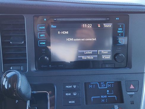 Used 2016 Toyota Sienna XLE image 14