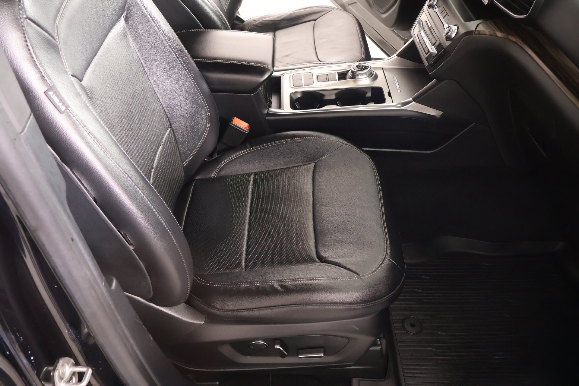 Used 2020 Ford Explorer Limited RWD image 15