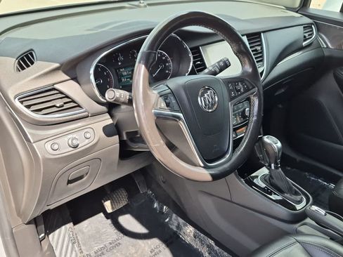 Used 2018 Buick Encore Essence FWD image 2