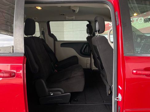Used 2013 Dodge Grand Caravan SE image 16