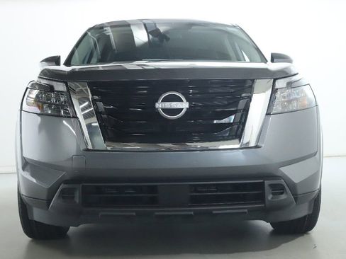 Certified 2025 Nissan Pathfinder SV FWD image 6