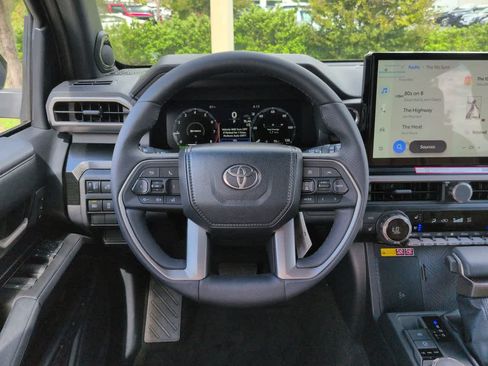 Used 2026 Toyota 4Runner Limited AWD/4WD image 15