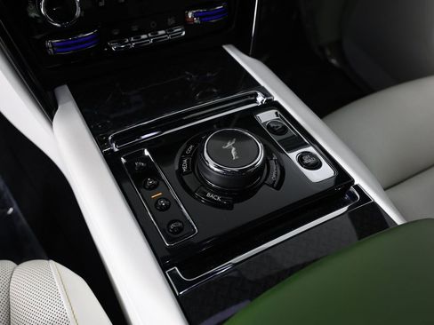 Certified 2023 Rolls-Royce Cullinan Black Badge w/ Driver's Package image 18