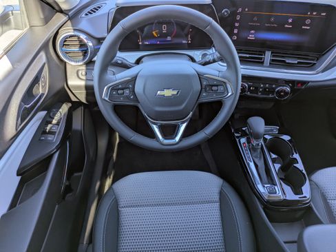 New 2026 Chevrolet Trax LT w/ LT Convenience Package image 4