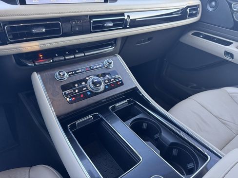 Used 2023 Lincoln Aviator Reserve w/ Equipment Group 201A image 35