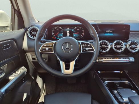 Certified 2022 Mercedes-Benz GLB 250 4MATIC image 15