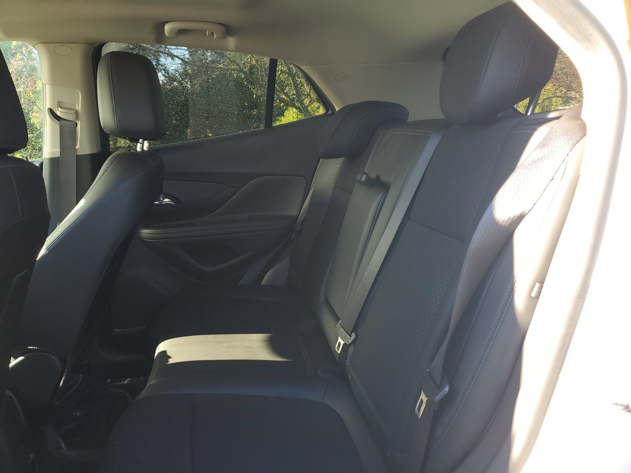 Used 2022 Buick Encore Preferred w/ Safety Package FWD image 9
