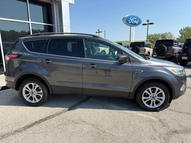 Used 2018 Ford Escape SE w/ Ford Safe & Smart Package AWD/4WD image 8
