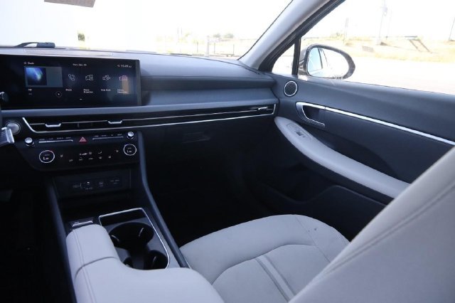 Used 2025 Hyundai Sonata SEL FWD image 25