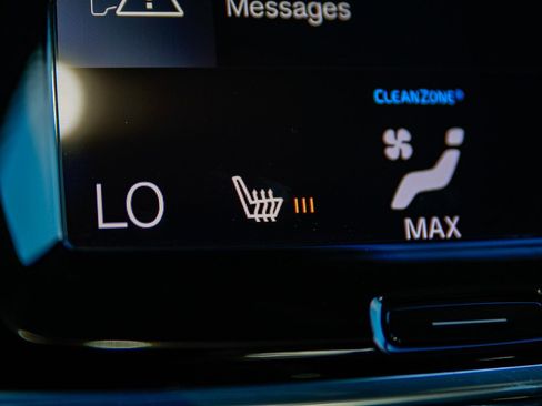 Used 2020 Volvo S90 T8 Inscription image 28