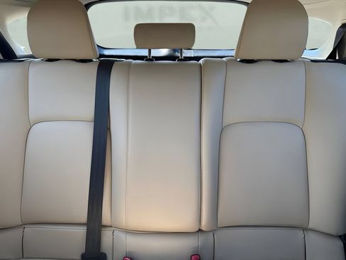 Used 2015 Lexus CT 200h w/ Navigation Package FWD image 12