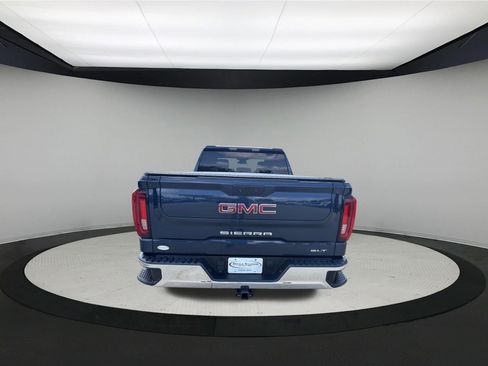 Used 2022 GMC Sierra 1500 SLT w/ SLT Convenience Package AWD/4WD image 4
