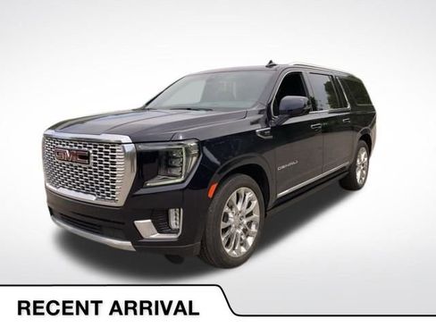 Used 2022 GMC Yukon XL Denali w/ Denali Premium Package AWD/4WD image 1