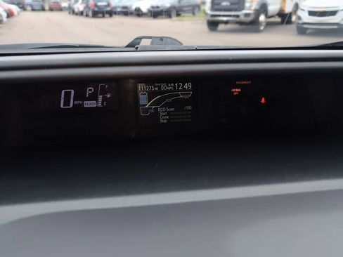 Used 2015 Toyota Prius C One image 19