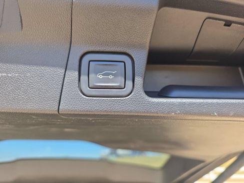 Used 2021 GMC Acadia SLT w/ Elevation Edition FWD image 14