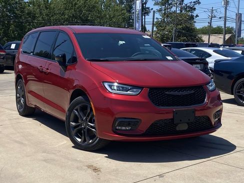 New 2026 Chrysler Pacifica Select AWD/4WD image 31