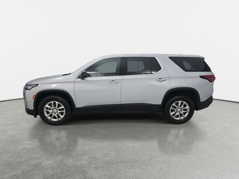 Used 2022 Chevrolet Traverse LS image 6