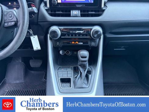 Used 2023 Toyota RAV4 LE AWD/4WD image 17