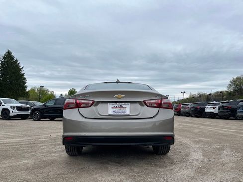 Used 2022 Chevrolet Malibu LT FWD image 9