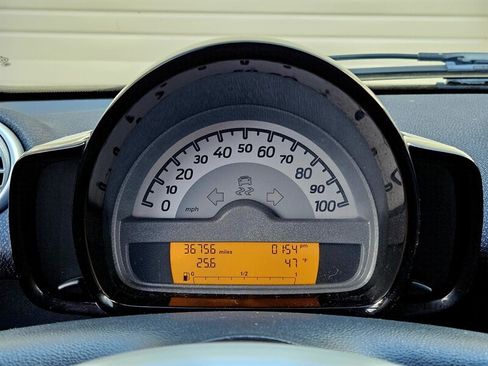 Used 2013 smart fortwo pure RWD image 20