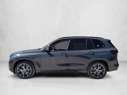 New 2026 BMW X5 xDrive50e w/ M Sport Package AWD/4WD image 5