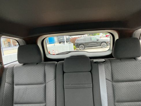 Used 2020 Jeep Grand Cherokee Laredo AWD/4WD image 12