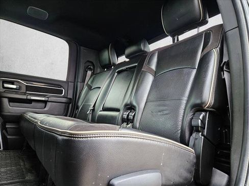 Used 2019 RAM 2500 Laramie w/ Black Appearance Package image 17