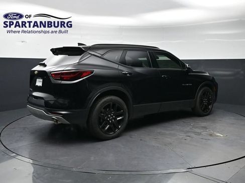 Used 2023 Chevrolet Blazer LT w/ Sound & Technology Package FWD image 6