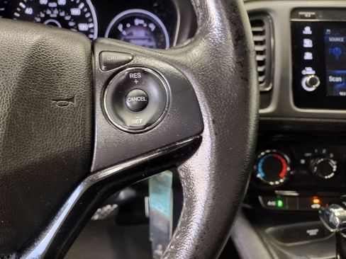 Used 2021 Honda HR-V Sport image 26